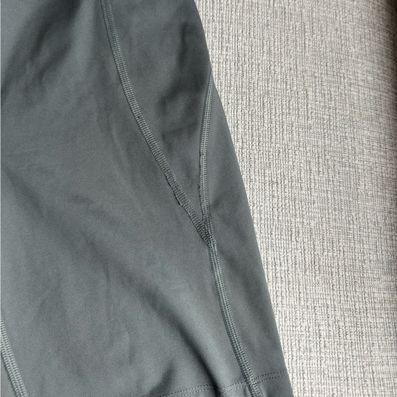 Girlfriend Collective Bike Shorts - Picture 4 of 5